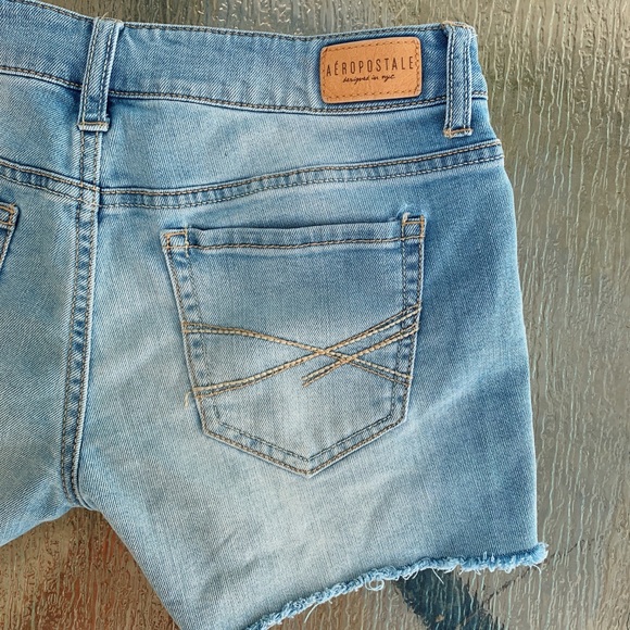 distressed jean shorts - Picture 8 of 8